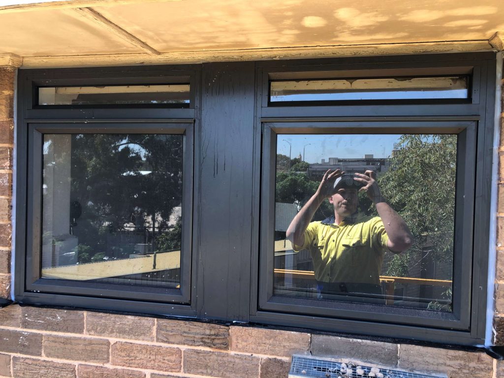 aluminium sliding window price
